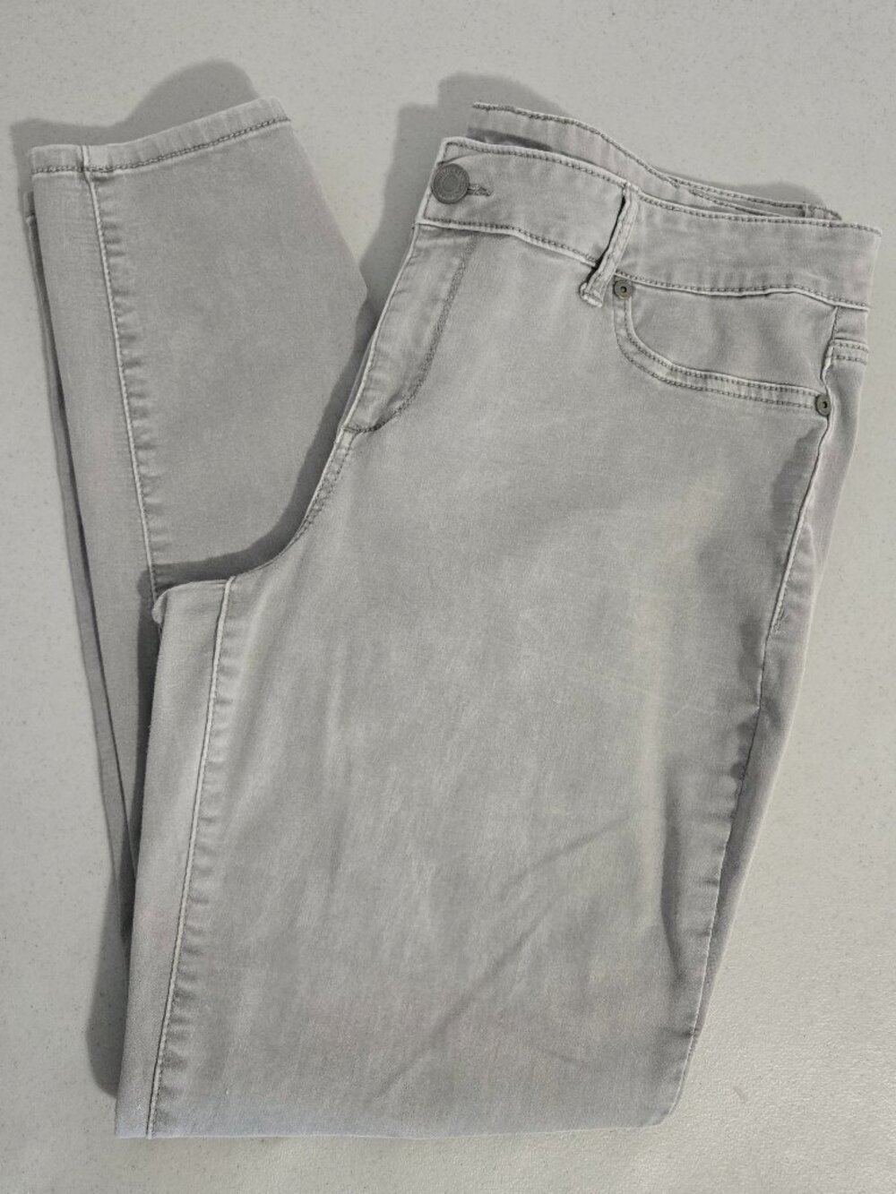 Maurices Jeans Women's Grey Light Wash  XL - regular